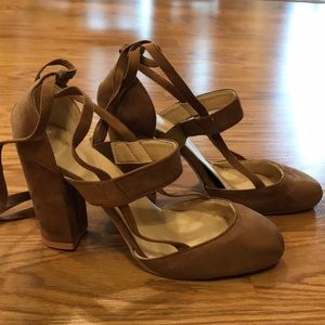 Lace-up Suede Pump Heels (light brown).